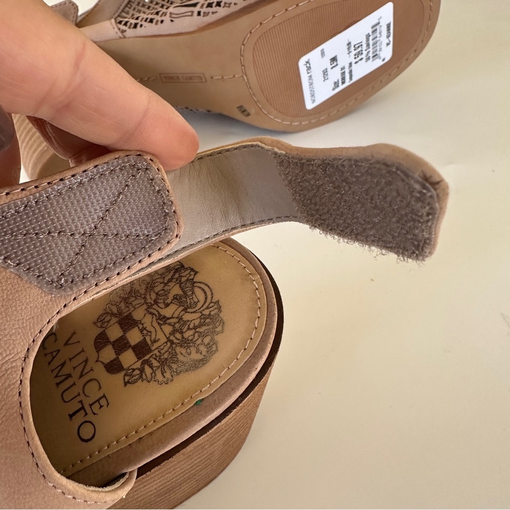 Vince Camuto Keannie Cutout Leather Open Toe Block Heel Sandal Taupe Boho SZ 8.5 - Picture 10 of 13